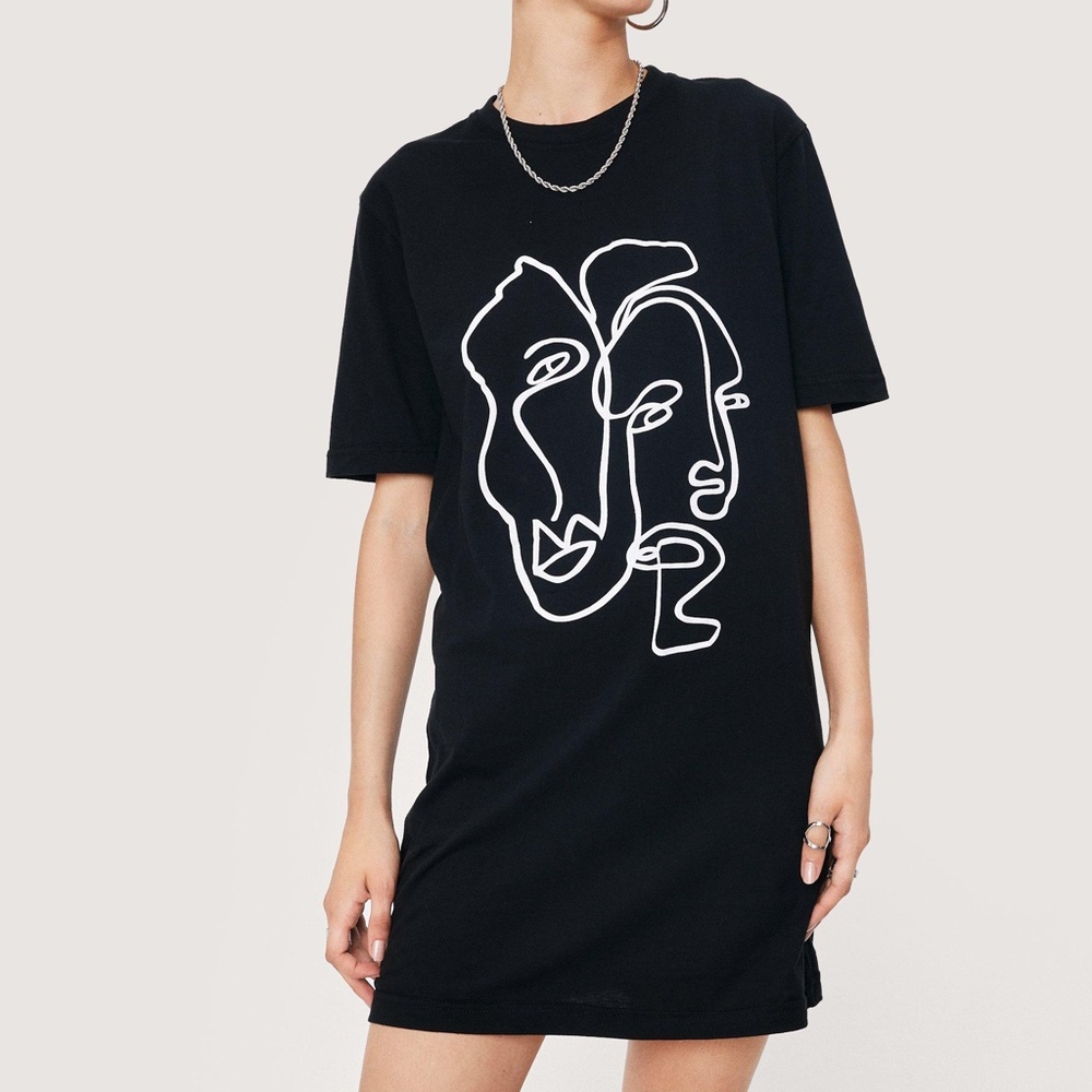 Medium Womens 2 Face Graphic Tee Dress- Medium